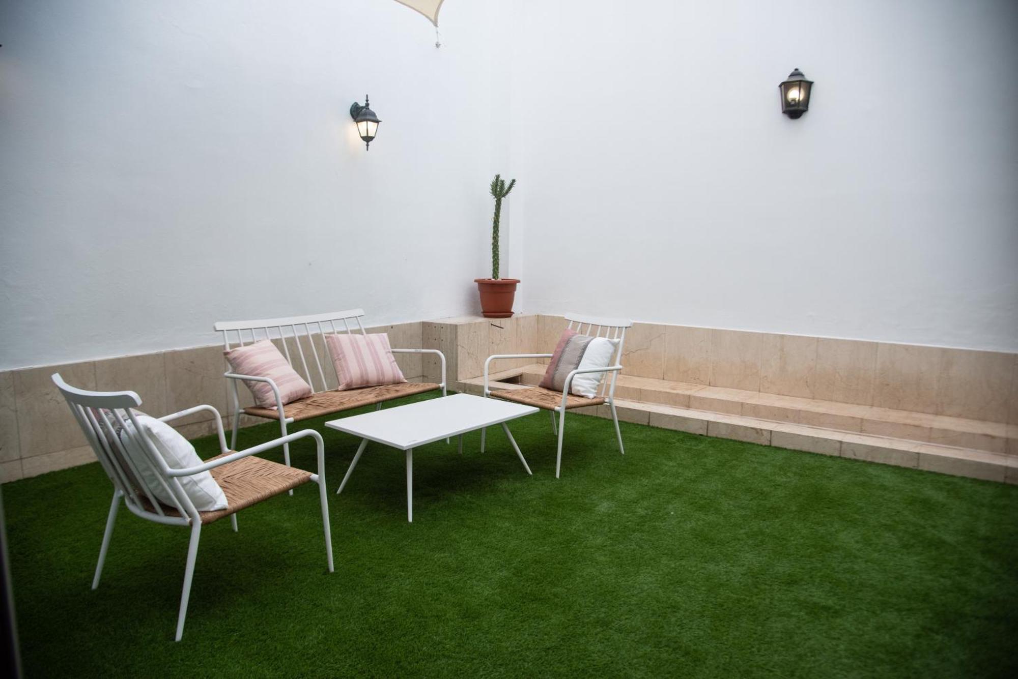Tentudia Charming Apartments With Private Roof-Top Or Patio In San Bernardo By Ocityzen Sevilla Eksteriør billede