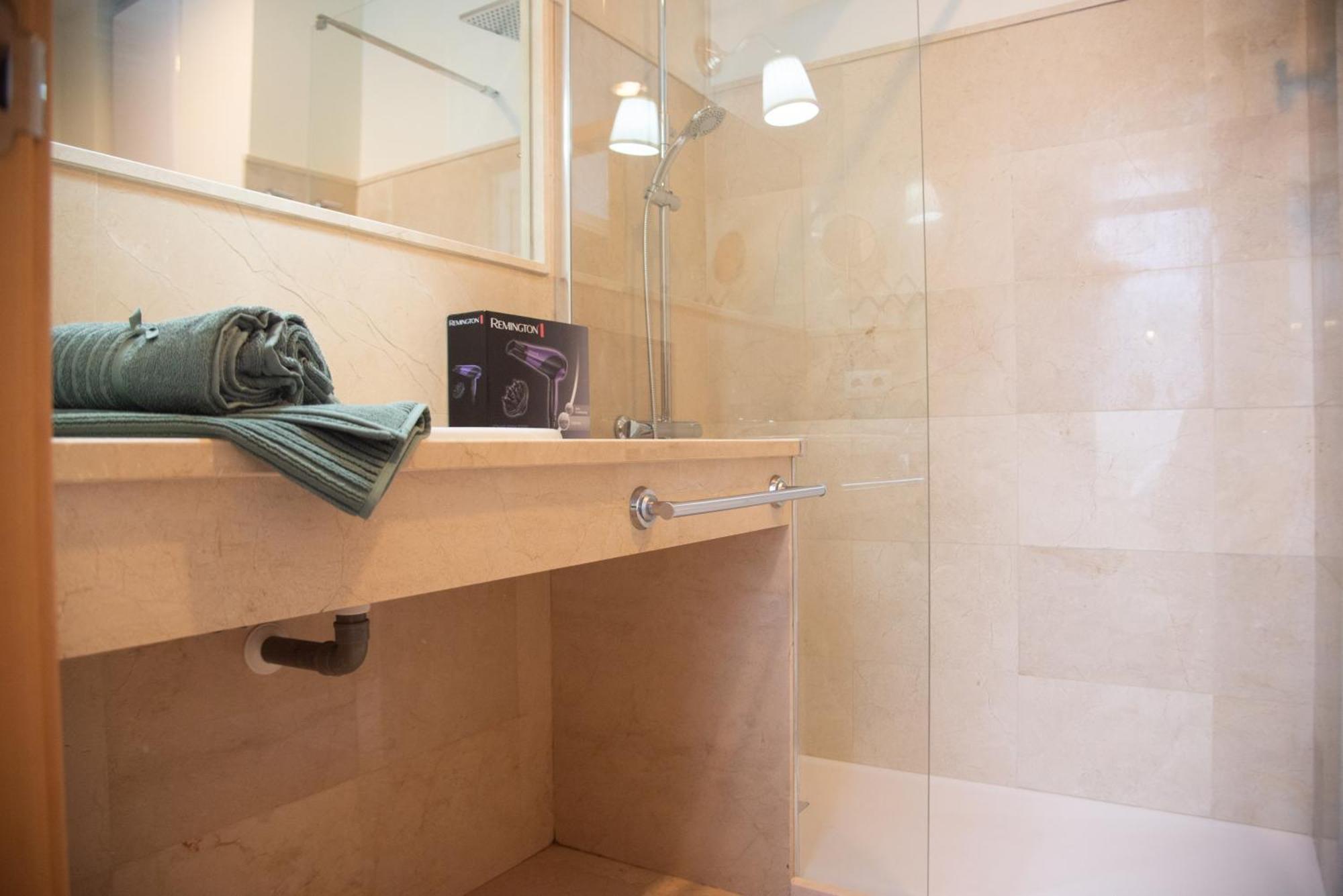 Tentudia Charming Apartments With Private Roof-Top Or Patio In San Bernardo By Ocityzen Sevilla Eksteriør billede
