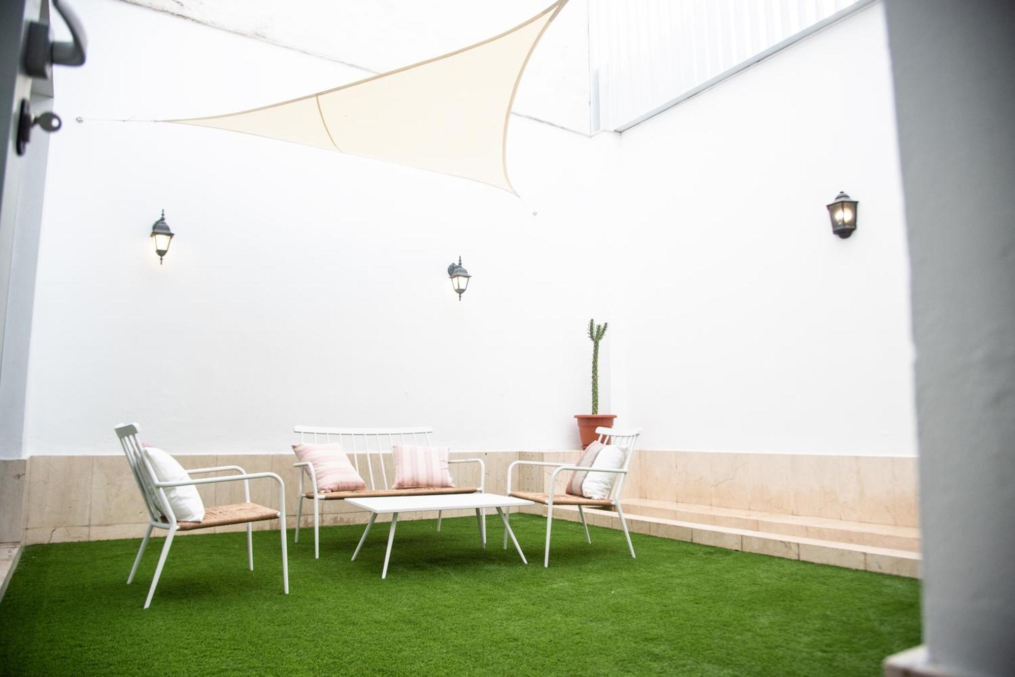 Tentudia Charming Apartments With Private Roof-Top Or Patio In San Bernardo By Ocityzen Sevilla Eksteriør billede